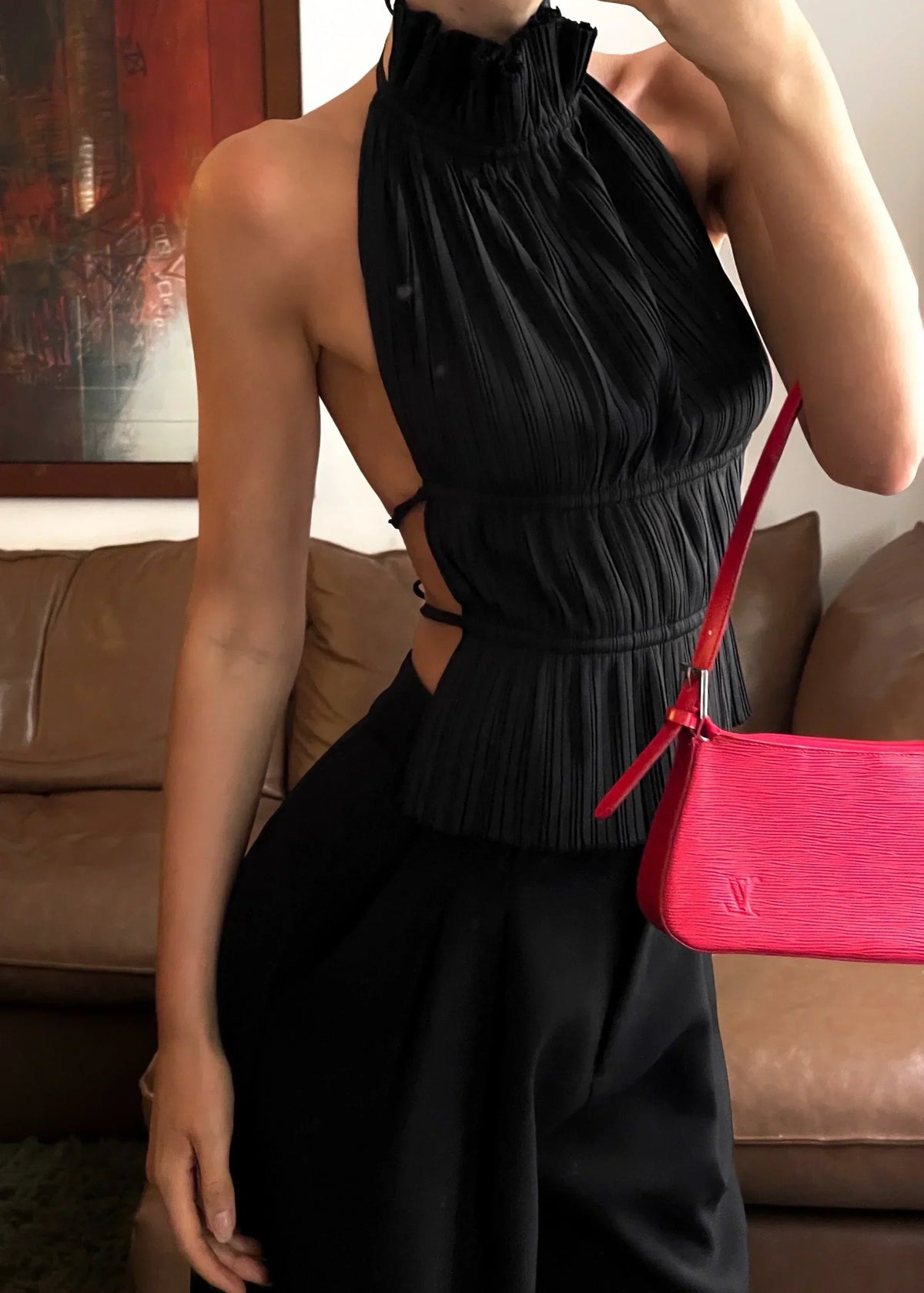 Olivienne – Pleated backless top with neck closure