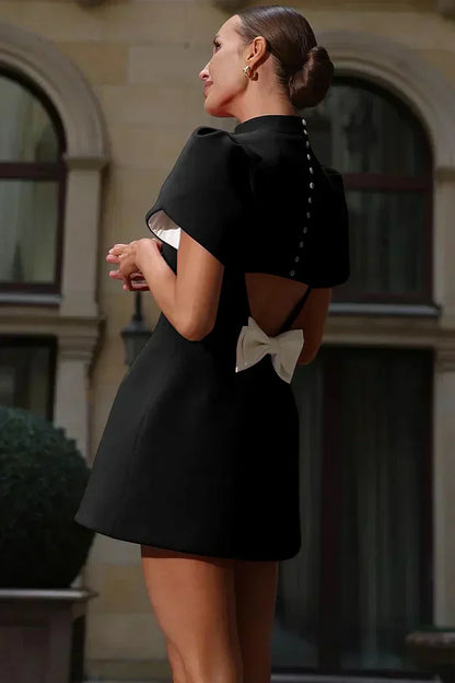 Yade - Timeless Dress with Modern Class