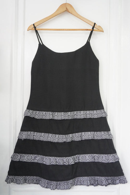 Janina : Black