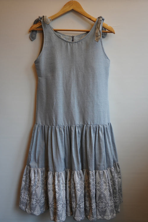 Julia - light gray